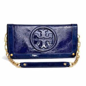 💙💫 Tory Burch Patent Leather Clutch – Midnight Navy Glam 💫